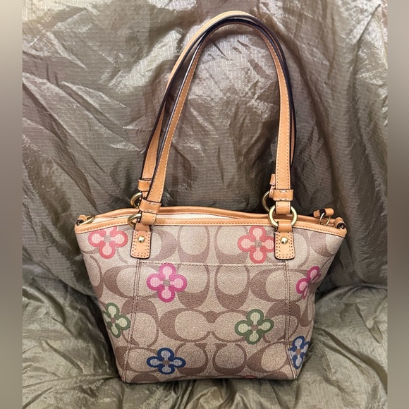 Coach F22226 Y2K Signature Payton Clover Tote (Tan/Signature/Multi) - EUC - Picture 4 of 13